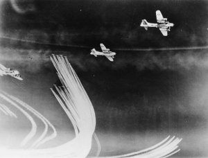 b17contrails.jpg